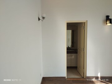 Room in 2 BHK Apartment at Alphacorp Gurgaon One 84, Sector 84 – for Rent