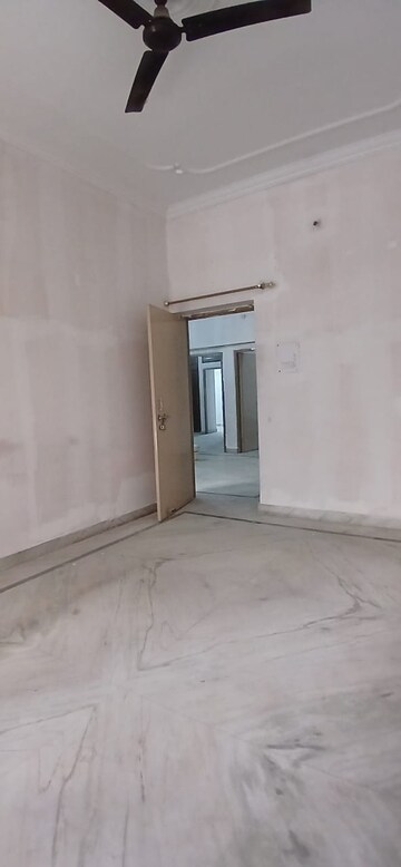 Room in 3 BHK Villa at Sahar Plaza Indira Nagar, Indira Nagar – for Rent