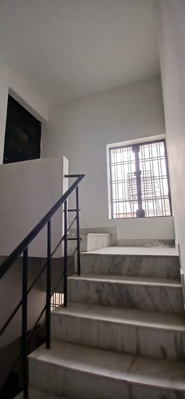 Staircase in 3 BHK Villa at Sahar Plaza Indira Nagar, Indira Nagar – for Rent
