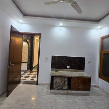Living Room in 3 BHK Builder Floor at Sector 43 – for Rent