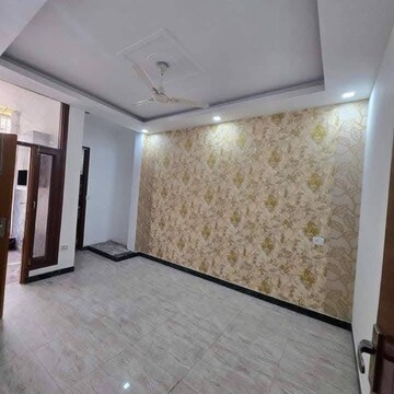 Bedroom in 3 BHK Builder Floor at Sector 43 – for Rent