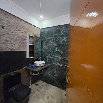 Parking in 3 BHK Builder Floor at Sector 43 – for Rent