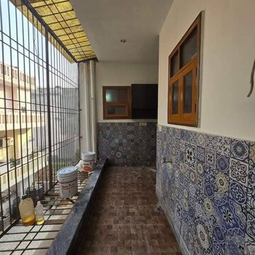 Balcony in 3 BHK Builder Floor at Sector 43 – for Rent