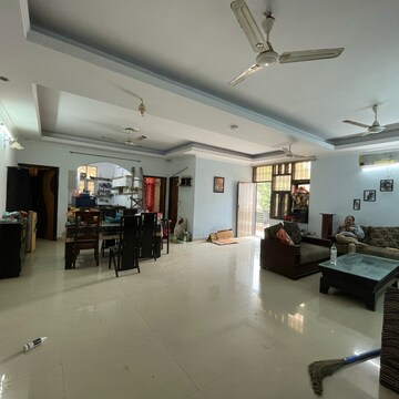 4 BHK Builder Floor For Rent in Sector 43