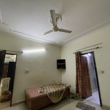 Living Room in 4 BHK Builder Floor at Sector 43 – for Rent
