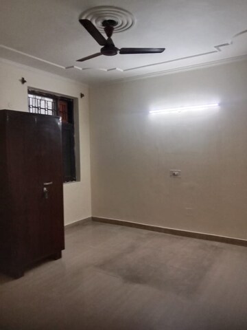 Room in 1.5 BHK Independent House at Sector 55 – for Rent