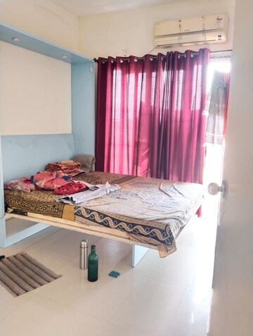 Bedroom in 3 BHK Apartment at Indiabulls Greens, New Panvel – for Rent