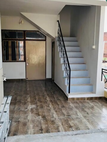 Room in 2 BHK Independent House at Aliganj – for Rent