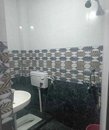 Bathroom in 2 BHK Villa at Aliganj – for Rent