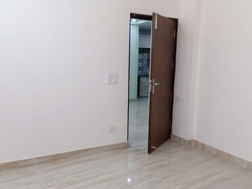 Room in 2 BHK Apartment at Panchsheel Vihar – for Rent