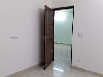 Room in 2 BHK Apartment at Panchsheel Vihar – for Rent