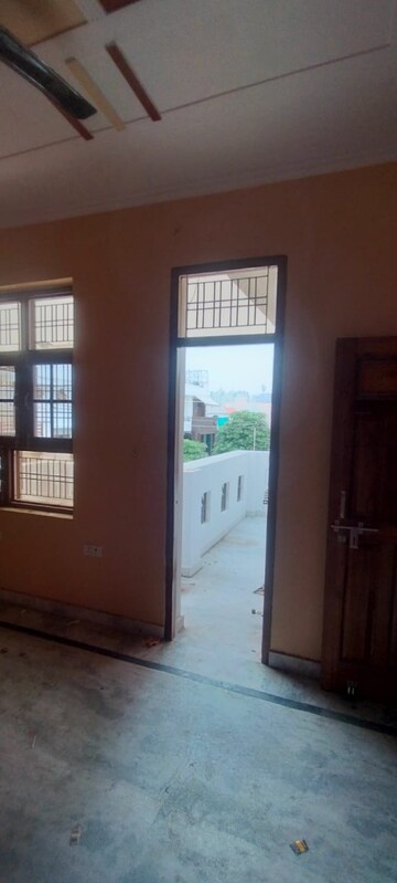Room in 1.5 BHK Villa at Gomti Nagar – for Rent
