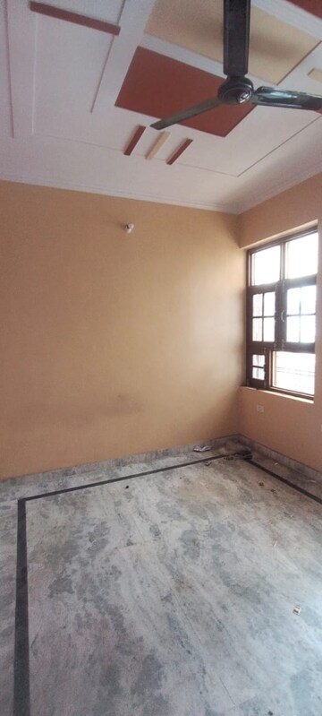 Room in 1.5 BHK Villa at Gomti Nagar – for Rent