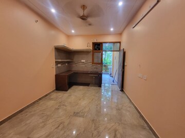 Building Lobby in 1.5 BHK Villa at Gomti Nagar – for Rent