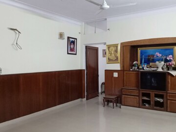 Living Room in 2 BHK Apartment at Malviya Nagar – for Rent