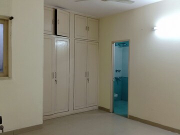 Room in 2 BHK Apartment at Saket – for Rent