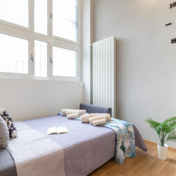 Bedroom in 3 BHK Apartment at Supertech Cape Town, Sector 74 – for Rent