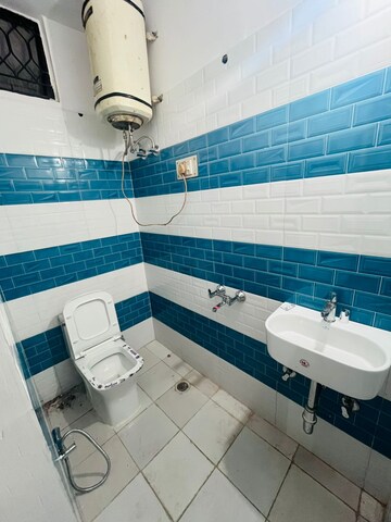Bathroom in 1 BHK Apartment at Khirki Extension – for Rent