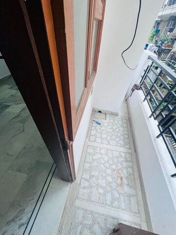 Balcony in 1 BHK Apartment at Khirki Extension – for Rent