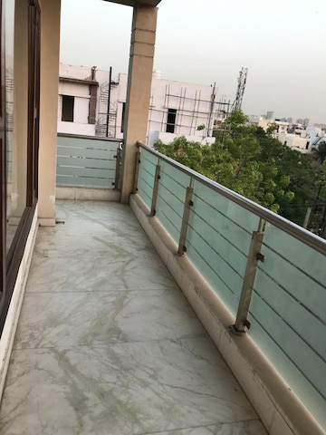Balcony in 3 BHK Villa at Sector 36 – for Rent