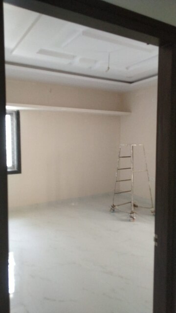 Room in 3 BHK Apartment at Tarnaka – for Sale