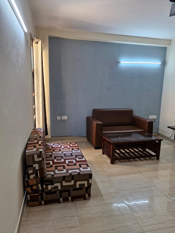 Living Room, emaar-emerald-floors 4 Bedroom 360 Sq.Yd. Apartment In Sector 65 Gurgaon 8282510