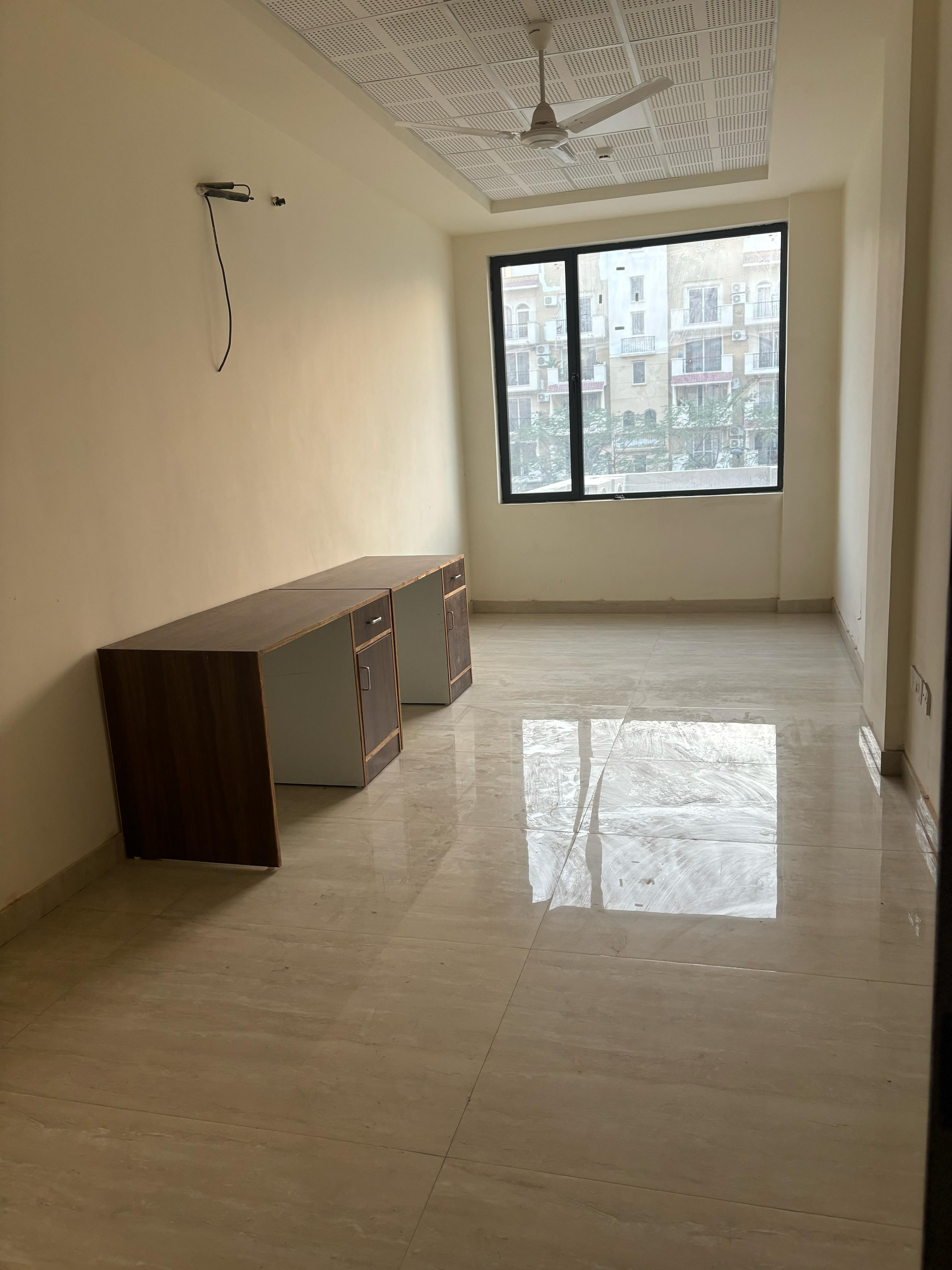 4 BHK + Servant Room Apartment For Sale in Tata Primanti-Tower Residences