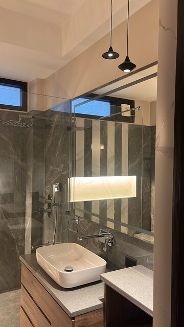 Attached Bathroom in 4 BHK Apartment at Jor Bagh – for Rent