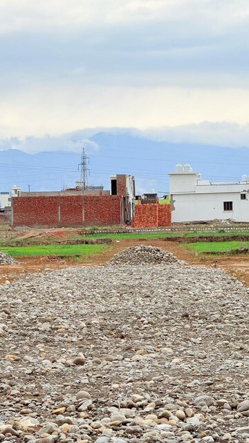  Plot For Sale in Chandrabani