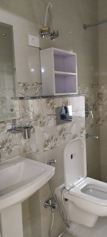 Bathroom in 3 BHK Builder Floor at SS Mayfield Gardens, Sector 51 – for Rent