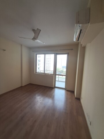 Room in 3 BHK Apartment at M3M Woodshire, Sector 107 – for Rent
