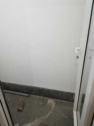 Balcony in 1 RK Builder Floor at DLF City Phase III, Sector 24 – for Rent
