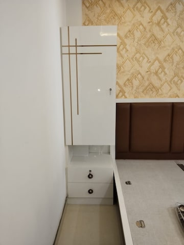 Furnished Amenities in 1 RK Builder Floor at DLF City Phase III, Sector 24 – for Rent
