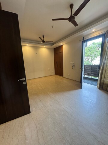 Room in 3 BHK Builder Floor at Shivalik Colony – for Rent