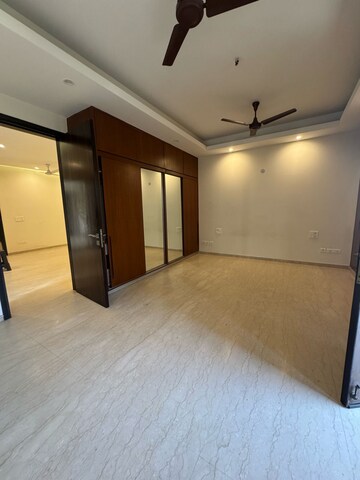 Room in 3 BHK Builder Floor at Shivalik Colony – for Rent