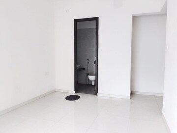 Room in 1.5 BHK Apartment at Indiabulls One Indiabulls Park, New Panvel – for Rent