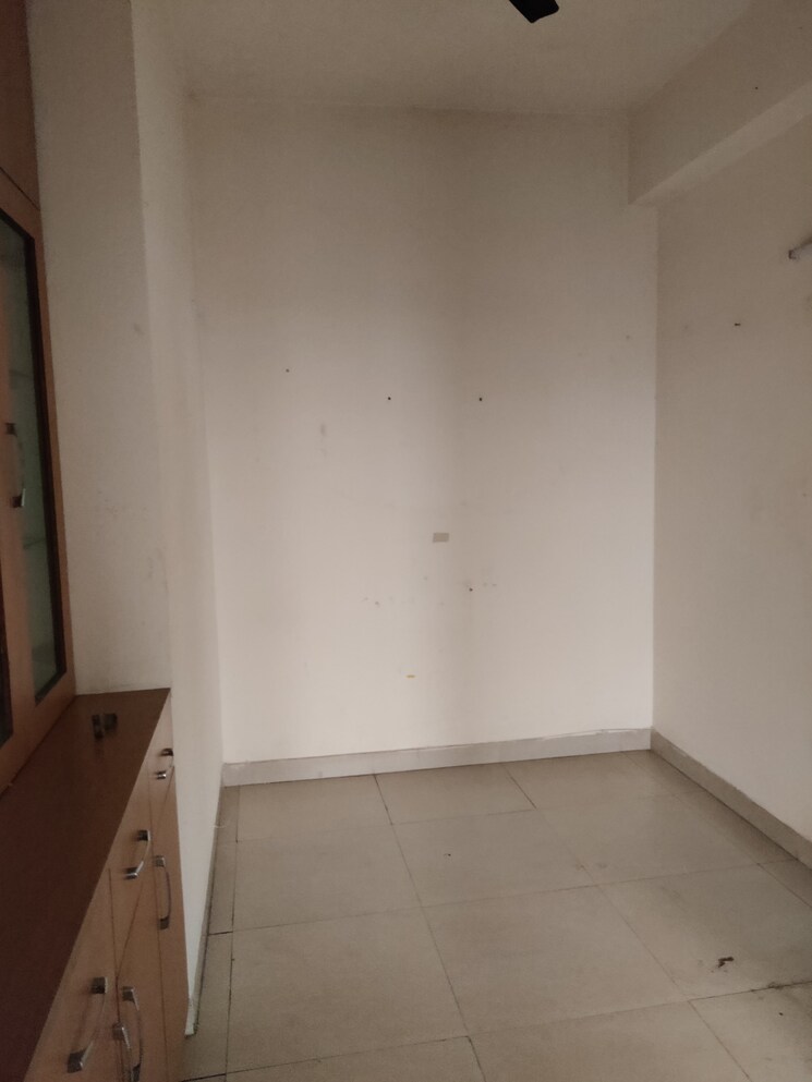 Bathroom, indiabulls-centrum-park 3 Bedroom 1900 Sq.Ft. Apartment In Sector 103 Gurgaon 8282744