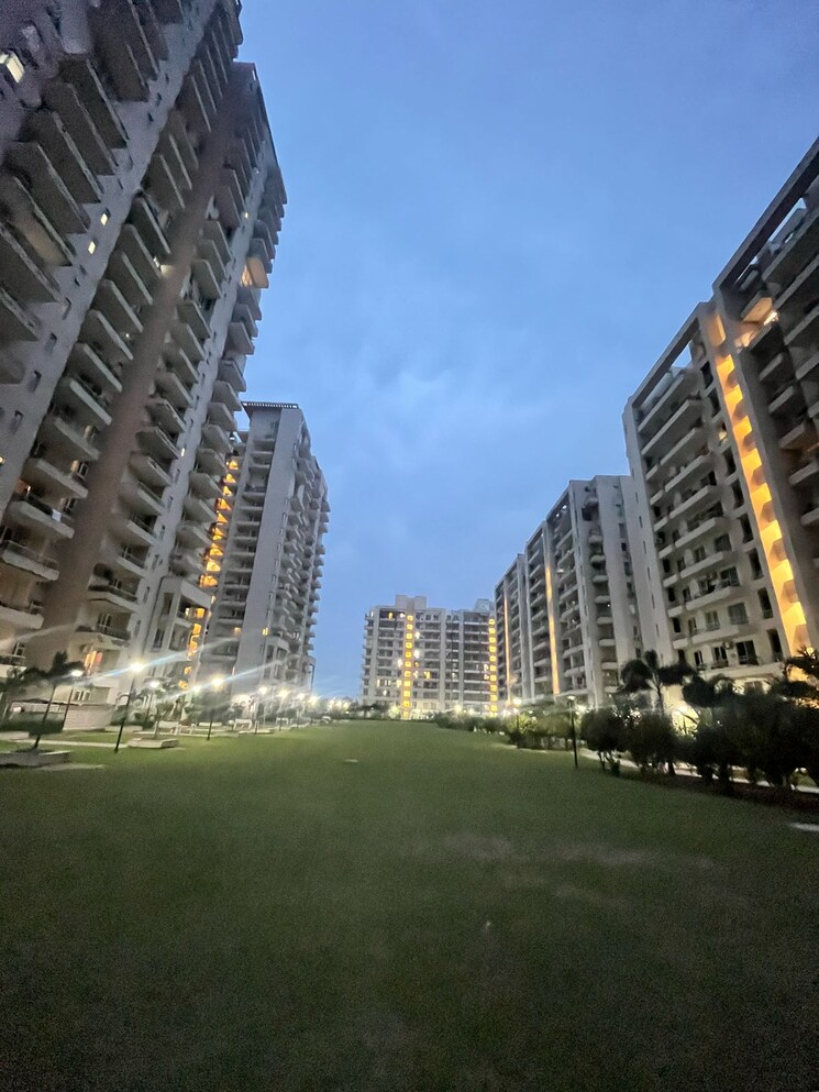 Exterior View, indiabulls-centrum-park 3 Bedroom 1900 Sq.Ft. Apartment In Sector 103 Gurgaon 8282744