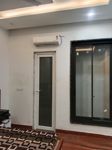 Building Lobby in 1.5 BHK Builder Floor at Sector 13 – for Rent