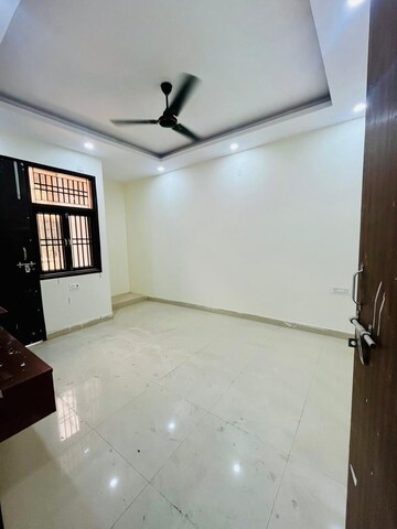 Bedroom in 3 BHK Builder Floor at Dwarka Mor – for Rent
