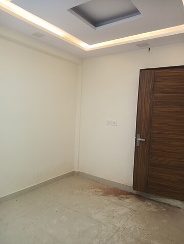 Room in 1.5 BHK Builder Floor at Shastri Nagar – for Rent