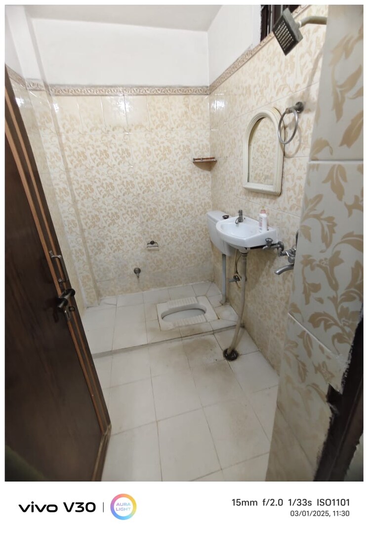 Bathroom, gomti nagar 5 Bedroom 1250 Sq.Ft. Independent House In Gomti Nagar Lucknow 8282819