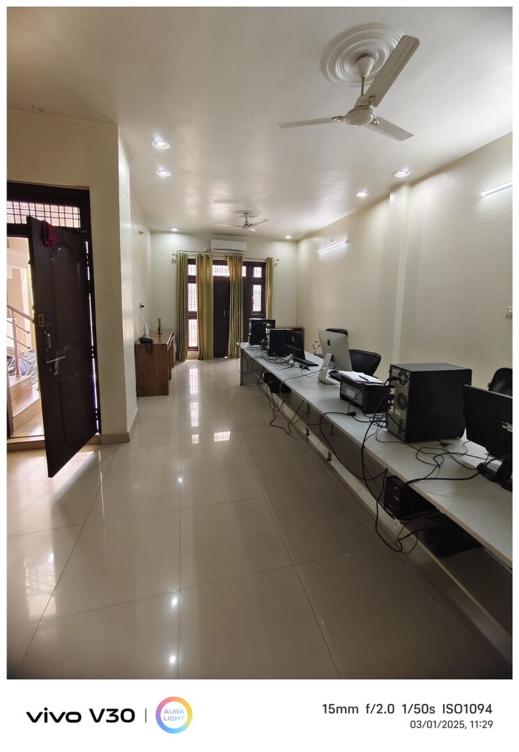 Living Room, gomti nagar 5 Bedroom 1250 Sq.Ft. Independent House In Gomti Nagar Lucknow 8282819