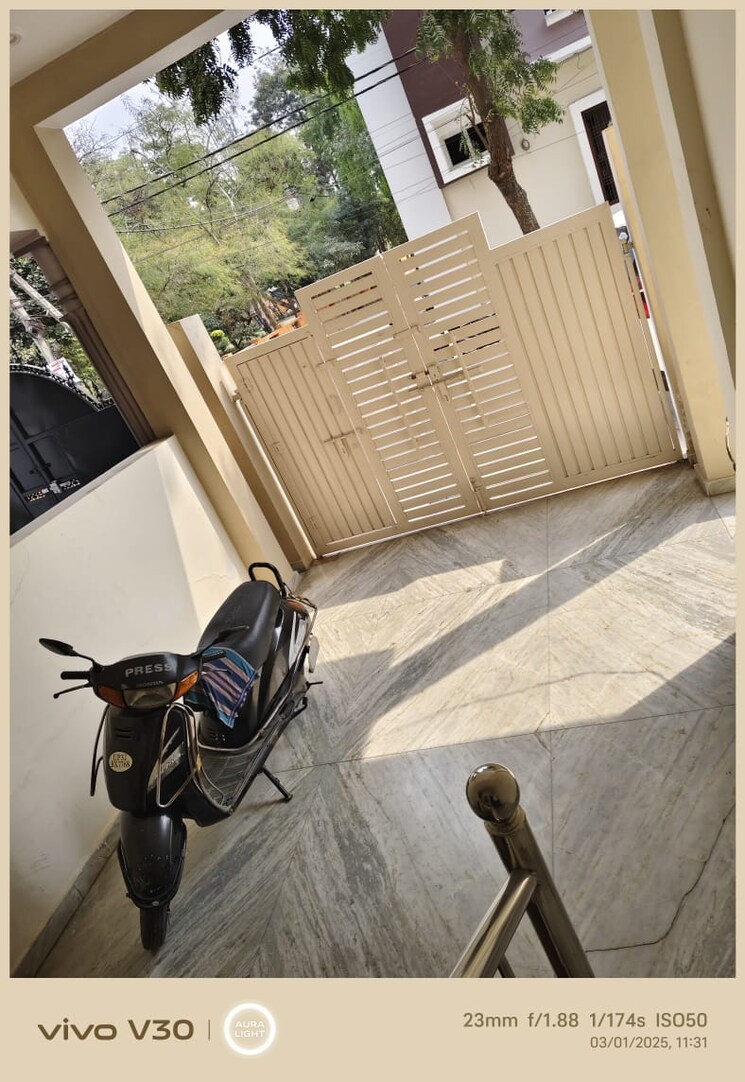  Parking, gomti nagar 5 Bedroom 1250 Sq.Ft. Independent House In Gomti Nagar Lucknow 8282819