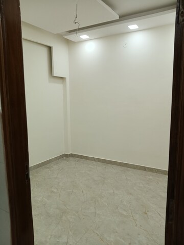 Room in 1.5 BHK Builder Floor at Shastri Nagar – for Rent
