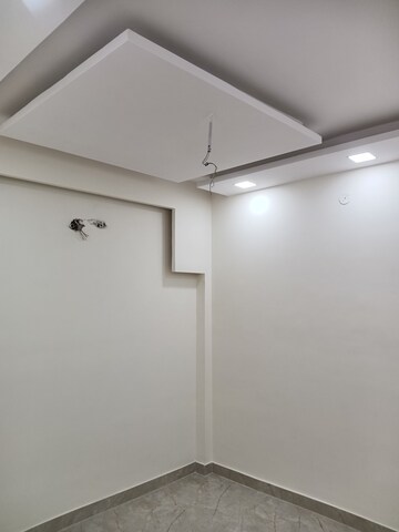 Room in 2.5 BHK Builder Floor at Shastri Nagar – for Rent
