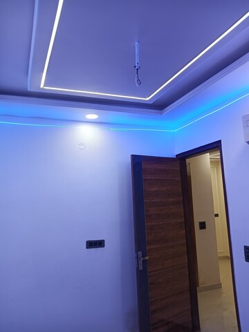 Furnished Amenities in 2.5 BHK Builder Floor at Shastri Nagar – for Rent