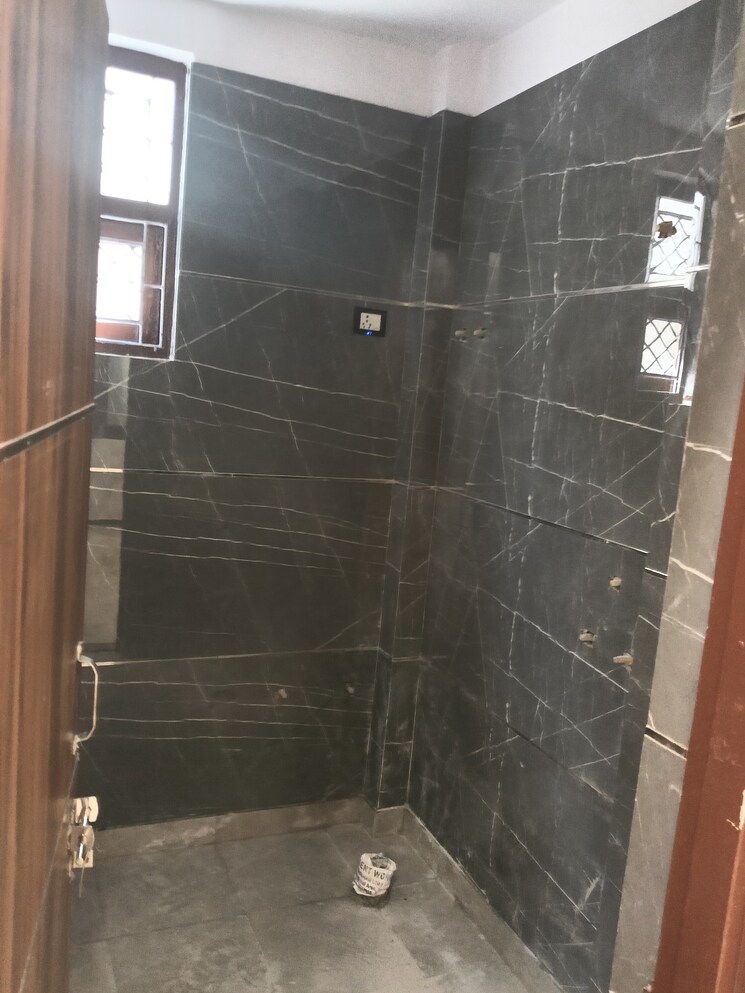 Bathroom, shalimar-apartments-shalimar-garden 2 Bedroom 850 Sq.Ft. Builder Floor In Shalimar Garden Ghaziabad 8282907