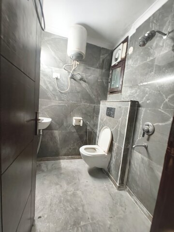 Bathroom in 1 BHK Builder Floor at Saket – for Rent