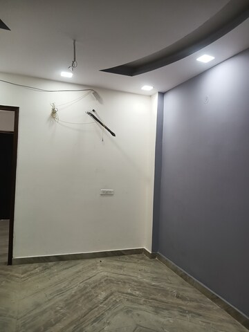 Room in 2.5 BHK Builder Floor at Shastri Nagar – for Rent